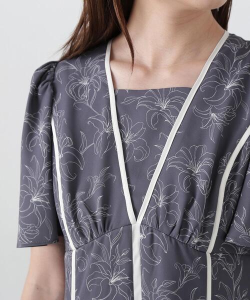 新品【月額制レンタル|プレミアムプラン対象】配色ライン花柄ワンピース / PROPORTION BODY DRESSING