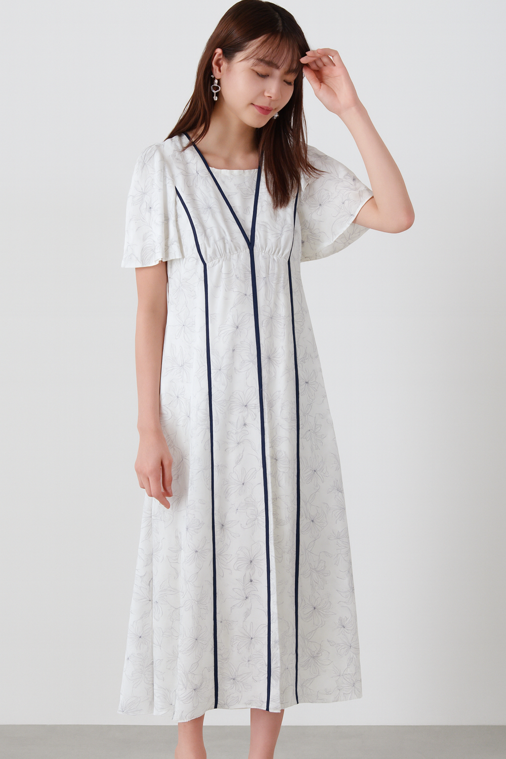新品【月額制レンタル|プレミアムプラン対象】配色ライン花柄ワンピース / PROPORTION BODY DRESSING